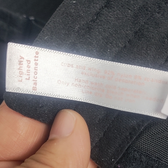 Cacique Black Bra with‎ Pink Floral Design - Picture 8 of 10